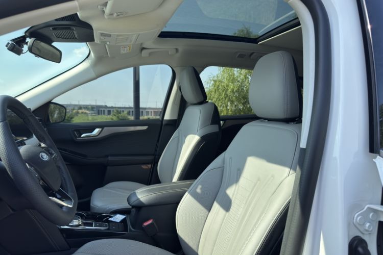 Used Ford Escape 2020 EcoBoost 245 Two-Wheel-Drive Titanium Edition Interior 3