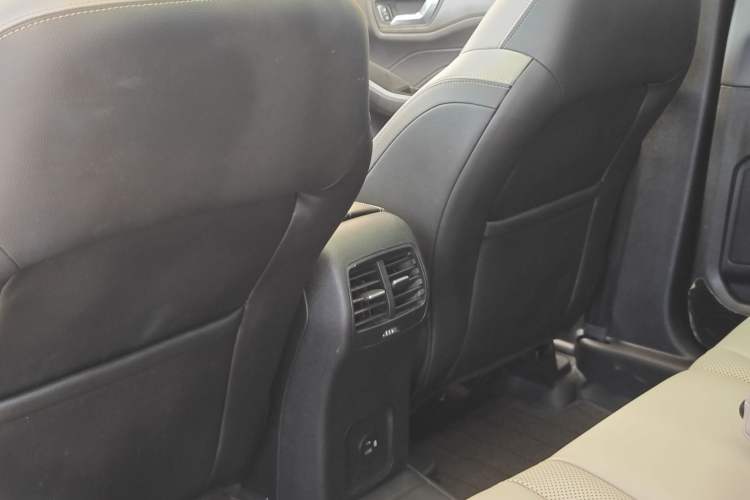 Used Ford Escape 2020 EcoBoost 245 Four-Wheel Drive Luxury Edition Interior 3