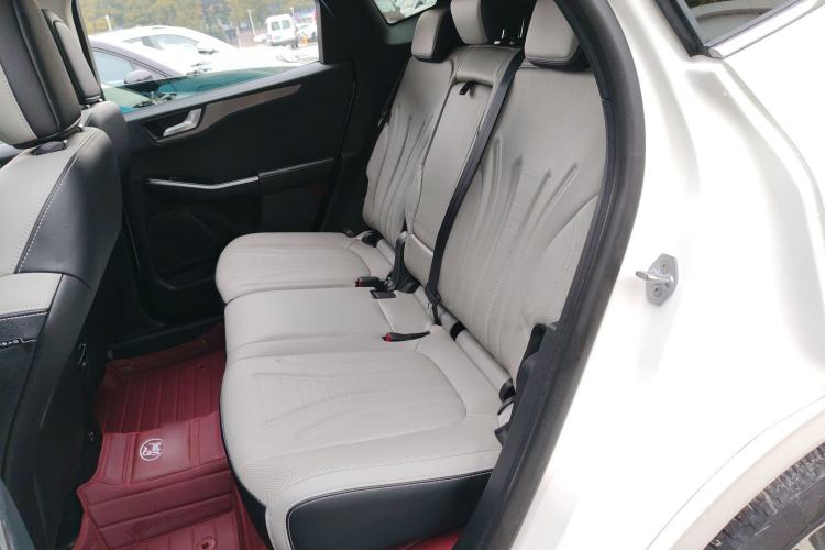 Used Ford Escape 2020 EcoBoost 245 Four-Wheel Drive Luxury Edition Interior 4
