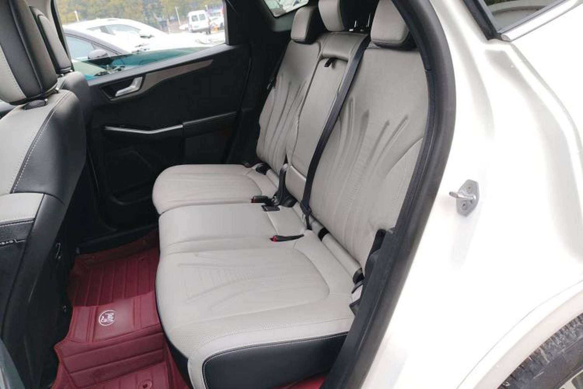 Used Ford Escape 2020 EcoBoost 245 Four-Wheel Drive Luxury Edition Interior 4