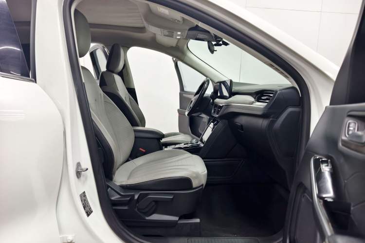 Used Ford Escape 2020 EcoBoost 245 4x4 Enjoyment Model Interior 5