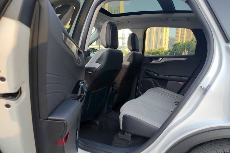 Used Ford Escape 2020 EcoBoost 245 Four-Wheel Drive Titanium Edition Interior 6