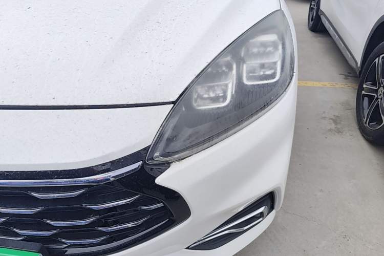 Used Ford Escape 2020 EcoBoost 245 Two-Wheel-Drive Titanium Edition Left Front Headlight