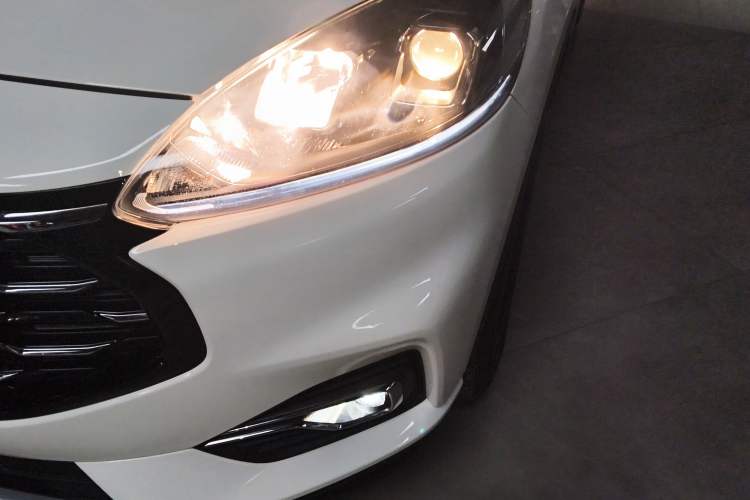 Used Ford Escape 2020 EcoBoost 245 4x4 Enjoyment Model Left Front Headlight