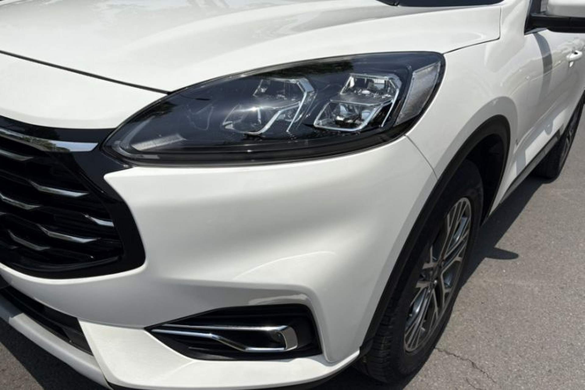 Used Ford Escape 2020 EcoBoost 245 Two-Wheel-Drive Titanium Edition Left Front Headlight