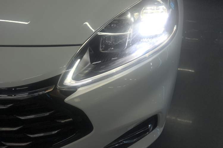 Used Ford Escape 2020 EcoBoost 245 Four-Wheel Drive Titanium Edition Left Front Headlight