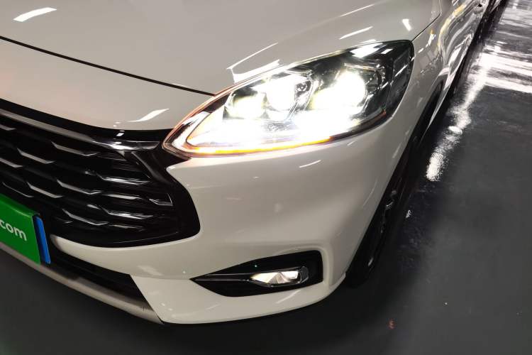 Used Ford Escape 2020 EcoBoost 245 Two-Wheel Drive Smart & Enjoyment Model Left Front Headlight