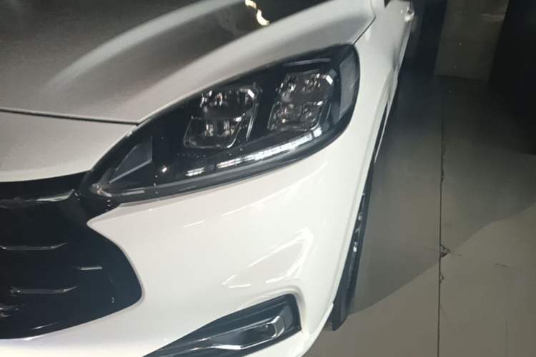 Used Ford Escape 2020 EcoBoost 245 Two-Wheel Drive Smart & Enjoyment Model Left Front Headlight