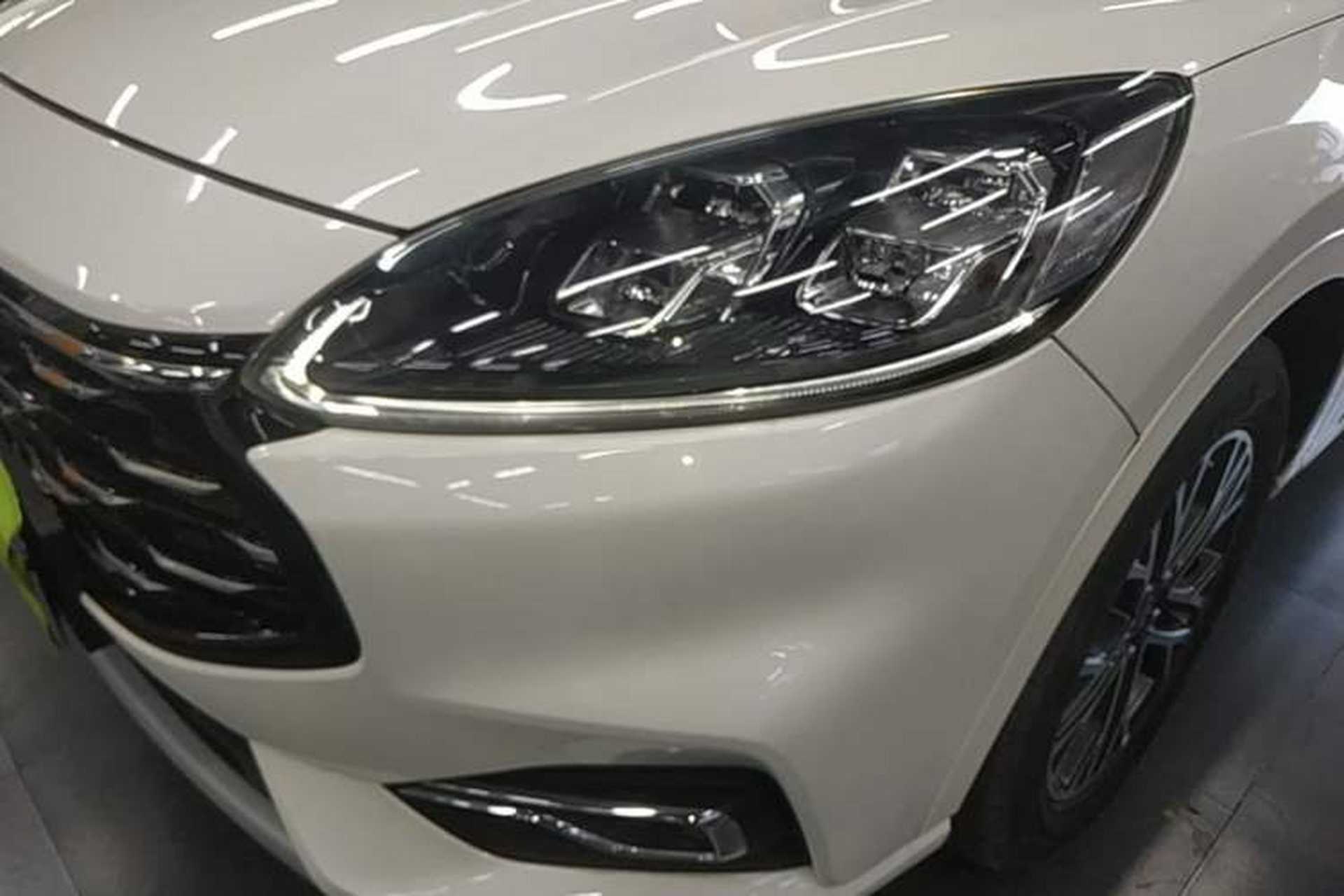 Used Ford Escape 2020 EcoBoost 245 Four-Wheel Drive Luxury Edition Left Front Headlight