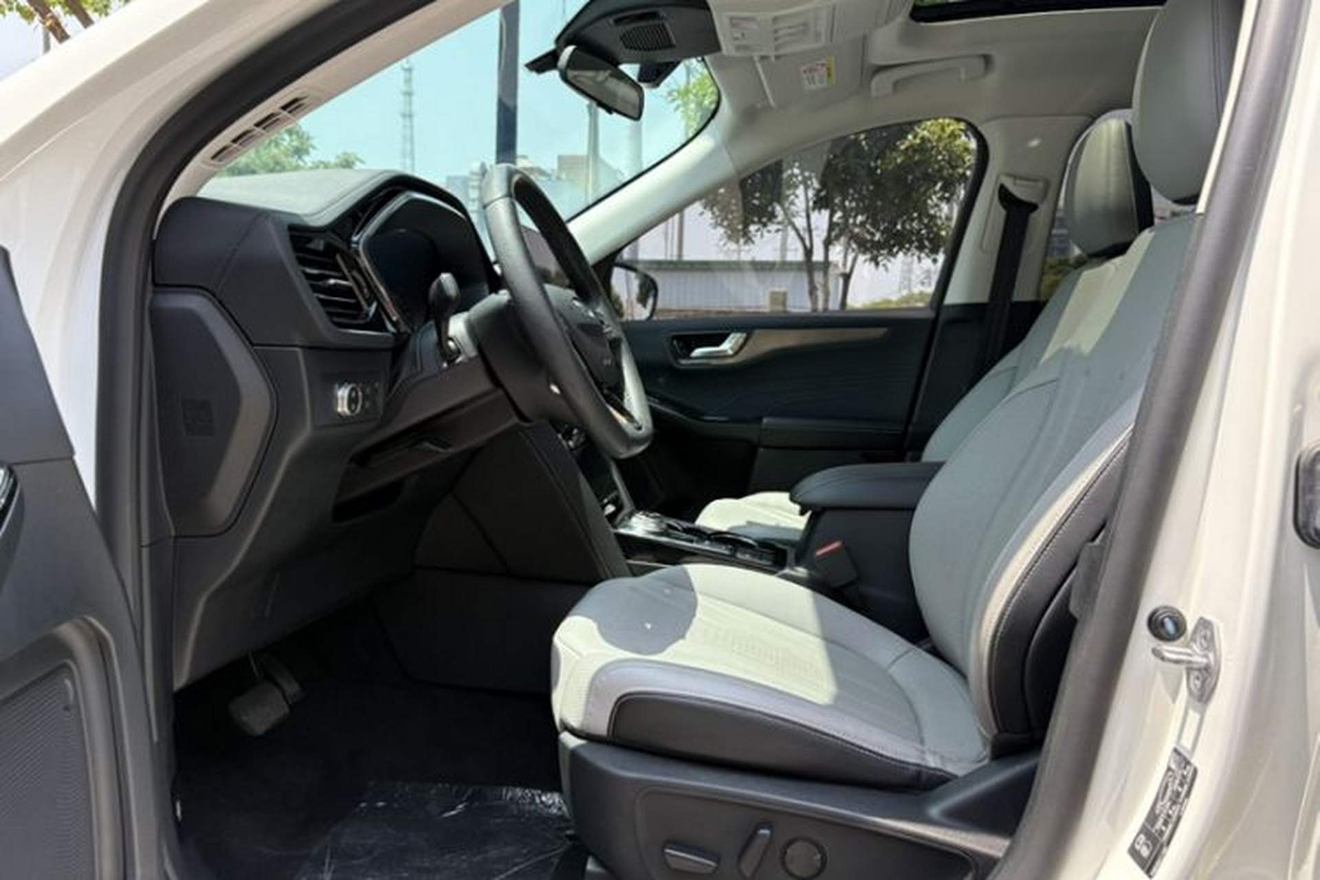 Used Ford Escape 2020 EcoBoost 245 Two-Wheel-Drive Titanium Edition Left Front Seat