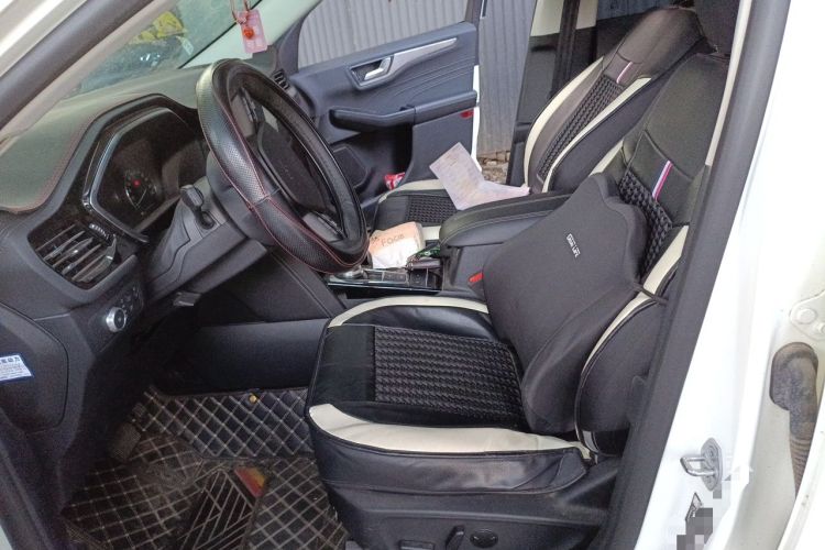 Used Ford Escape 2020 EcoBoost 245 Two-Wheel-Drive Comfort Edition Left Front Seat