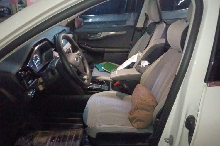 Used Ford Escape 2020 EcoBoost 245 Two-Wheel-Drive Comfort Edition Left Front Seat