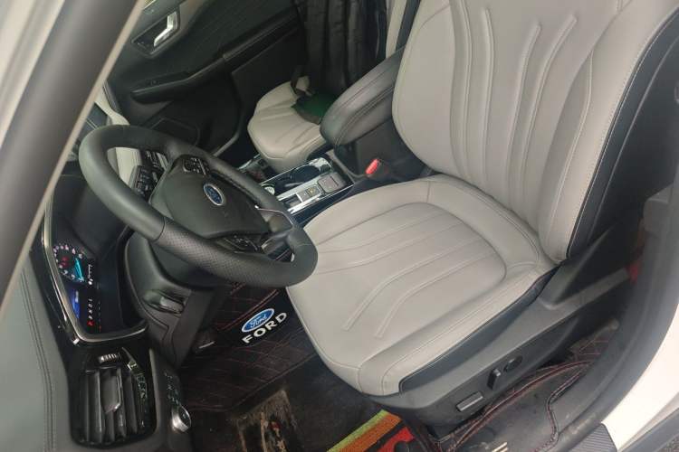 Used Ford Escape 2020 EcoBoost 245 Two-Wheel-Drive Comfort Edition Left Front Seat