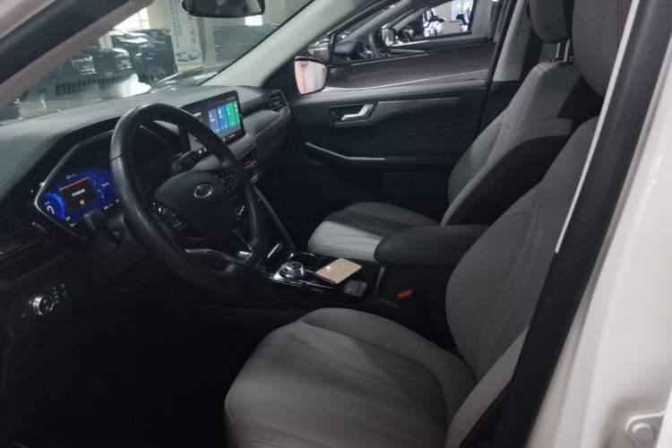 Used Ford Escape 2020 EcoBoost 245 Four-Wheel Drive Luxury Edition Left Front Seat