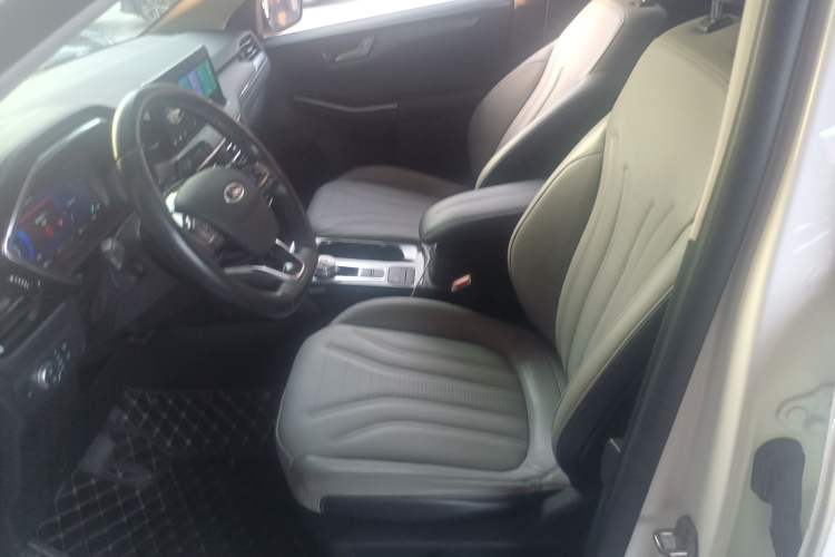 Used Ford Escape 2020 EcoBoost 245 Four-Wheel Drive Luxury Edition Left Front Seat