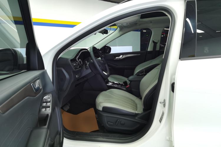 Used Ford Escape 2020 EcoBoost 245 Two-Wheel-Drive Comfort Edition Left Front Seat