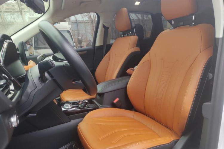 Used Ford Escape 2020 EcoBoost 245 Four-Wheel Drive Luxury Edition Left Front Seat