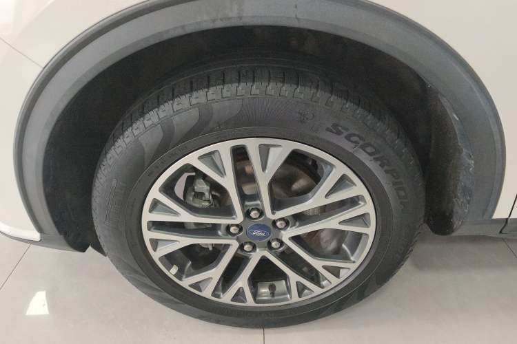 Used Ford Escape 2020 EcoBoost 245 Two-Wheel-Drive Titanium Edition Left Front Wheel Hub