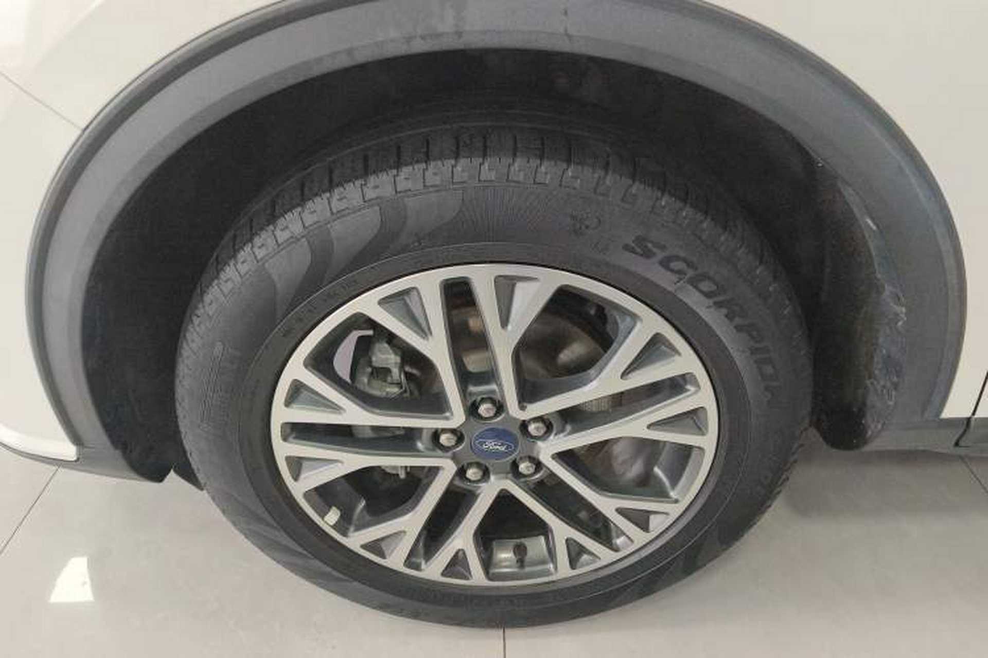 Used Ford Escape 2020 EcoBoost 245 Two-Wheel-Drive Titanium Edition Left Front Wheel Hub