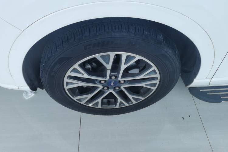 Used Ford Escape 2020 EcoBoost 245 4x4 Enjoyment Model Left Front Wheel Hub
