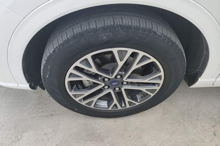 Used Ford Escape 2020 EcoBoost 245 Two-Wheel Drive Smart & Enjoyment Model Left Front Wheel Hub