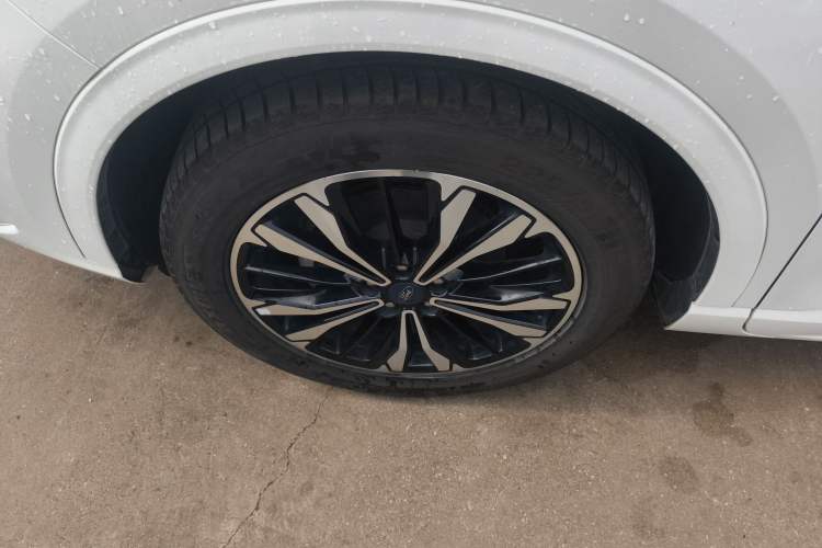 Used Ford Escape 2020 EcoBoost 245 Four-Wheel Drive ST-LINE Deluxe Edition Left Front Wheel Hub