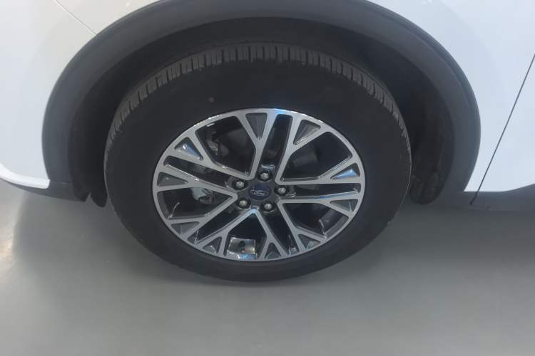 Used Ford Escape 2020 EcoBoost 245 Four-Wheel Drive Titanium Edition Left Front Wheel Hub