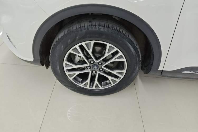 Used Ford Escape 2020 EcoBoost 245 4x4 Enjoyment Model Left Front Wheel Hub