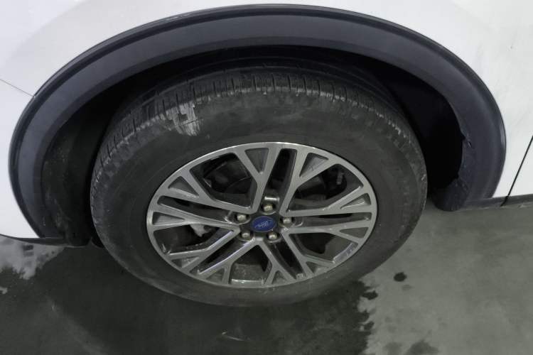 Used Ford Escape 2020 EcoBoost 245 Two-Wheel-Drive Titanium Edition Left Front Wheel Hub