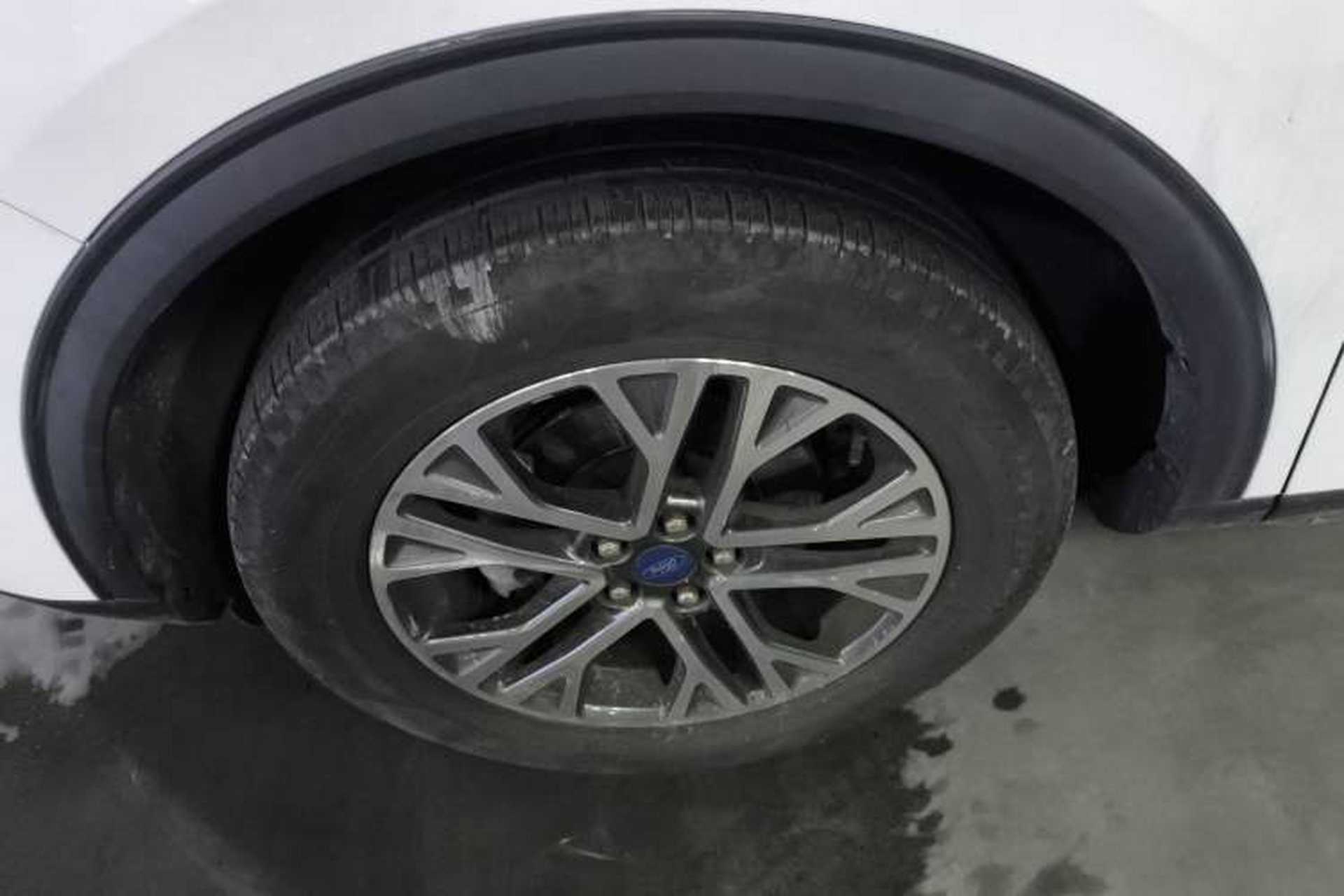 Used Ford Escape 2020 EcoBoost 245 Two-Wheel-Drive Titanium Edition Left Front Wheel Hub