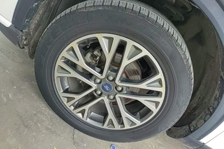 Used Ford Escape 2020 EcoBoost 245 4x4 Enjoyment Model Left Front Wheel Hub