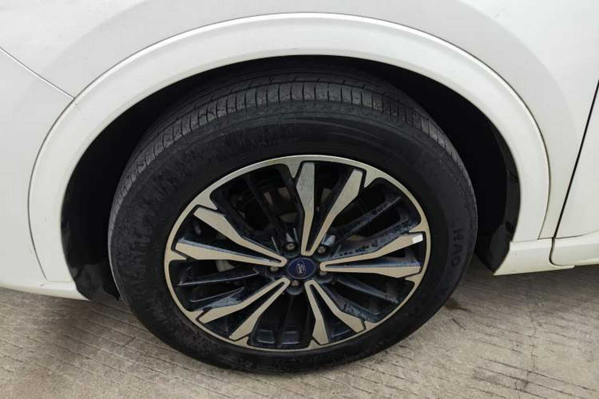 Used Ford Escape 2020 EcoBoost 245 Four-Wheel Drive ST-LINE Deluxe Edition Left Front Wheel Hub