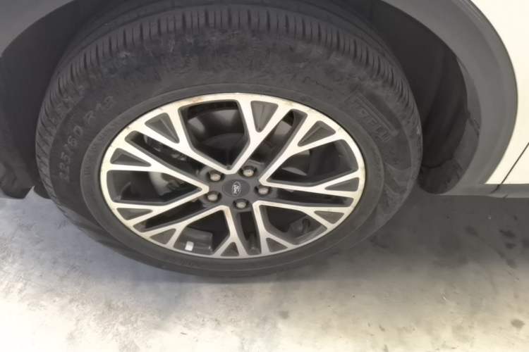 Used Ford Escape 2020 EcoBoost 245 Two-Wheel-Drive Titanium Edition Left Front Wheel Hub