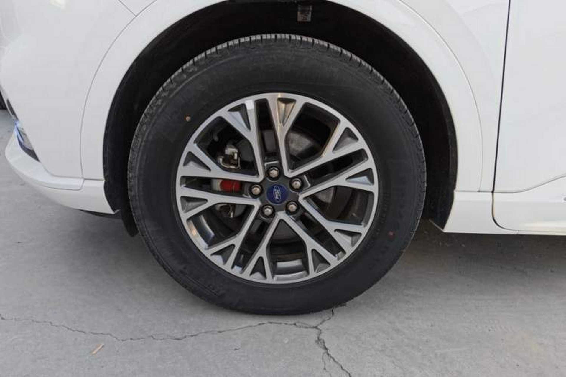 Used Ford Escape 2020 EcoBoost 245 Four-Wheel Drive Luxury Edition Left Front Wheel Hub