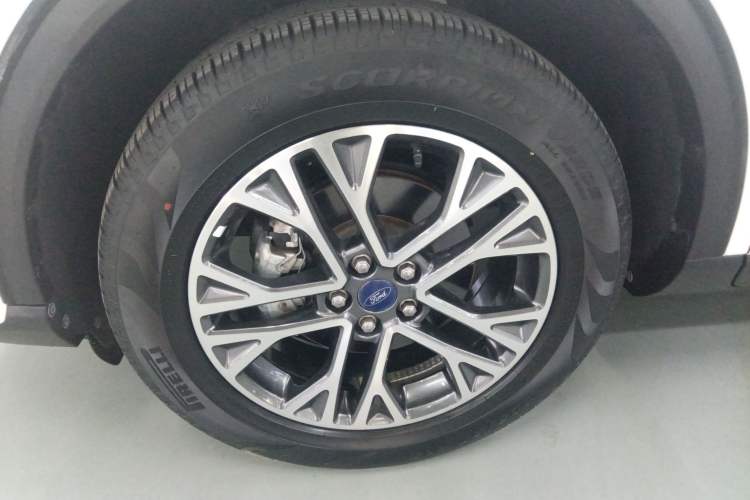 Used Ford Escape 2020 EcoBoost 245 Two-Wheel-Drive Titanium Edition Left Front Wheel Hub