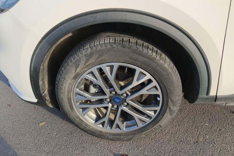Used Ford Escape 2020 EcoBoost 245 Two-Wheel-Drive Titanium Edition Left Front Wheel Hub