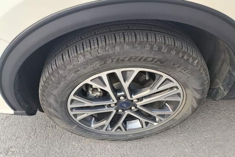 Used Ford Escape 2020 EcoBoost 245 Two-Wheel-Drive Titanium Edition Left Front Wheel Hub