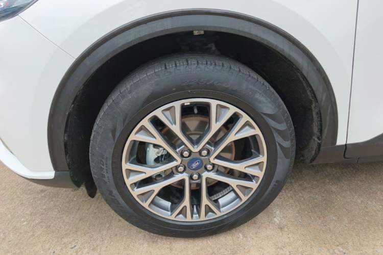 Used Ford Escape 2020 EcoBoost 245 Two-Wheel-Drive Titanium Edition Left Front Wheel Hub