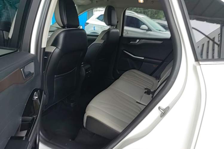 Used Ford Escape 2020 EcoBoost 245 4x4 Enjoyment Model Left Rear Seat