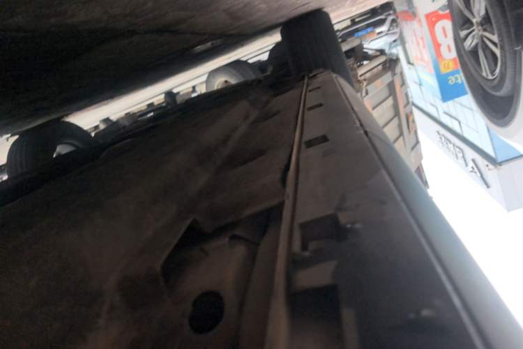 Used Ford Escape 2020 EcoBoost 245 Two-Wheel-Drive Comfort Edition Left Side Sill