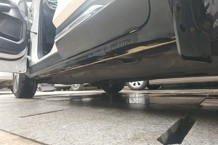 Used Ford Escape 2020 EcoBoost 245 4x4 Enjoyment Model Left Side Sill