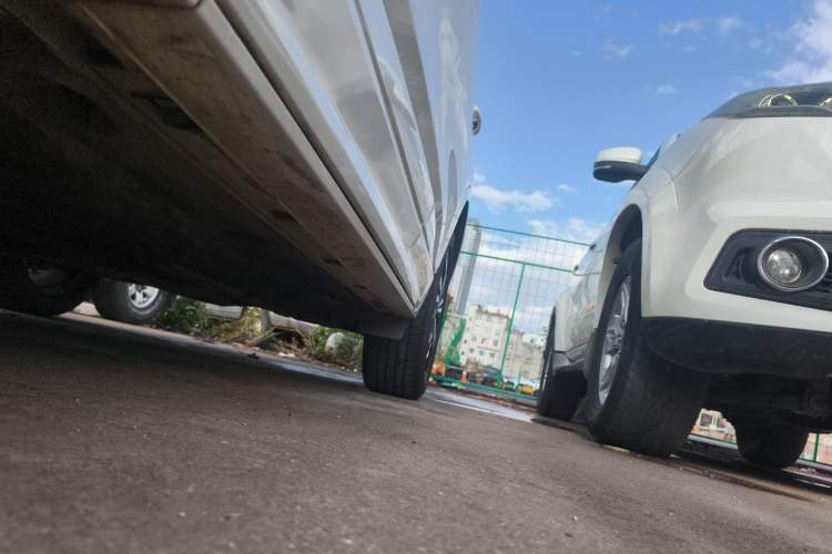 Used Ford Escape 2020 EcoBoost 245 Four-Wheel Drive ST-LINE Deluxe Edition Left Side Sill
