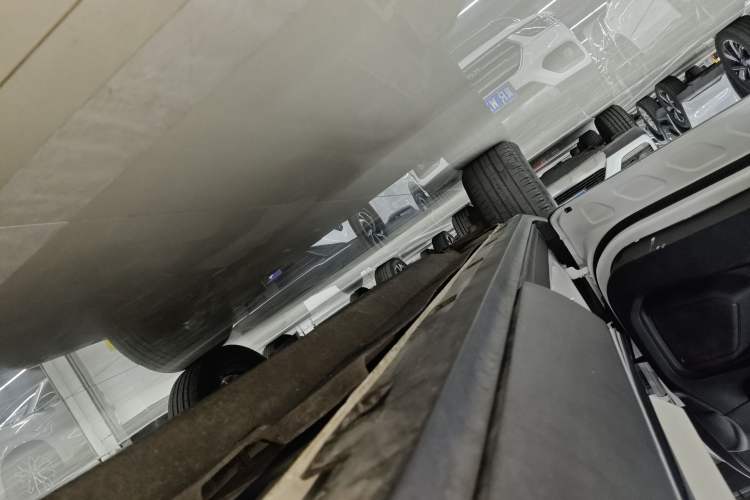 Used Ford Escape 2020 EcoBoost 245 4x4 Enjoyment Model Left Side Sill