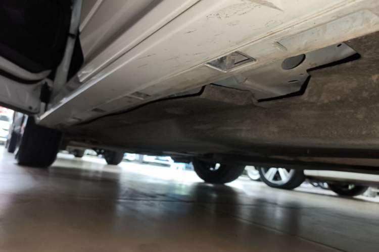 Used Ford Escape 2020 EcoBoost 245 Four-Wheel Drive ST-LINE Deluxe Edition Left Side Sill