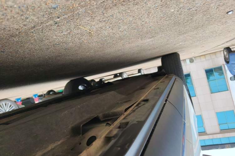 Used Ford Escape 2020 EcoBoost 245 Two-Wheel-Drive Titanium Edition Left Side Sill