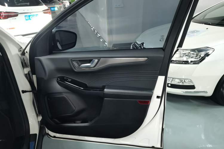 Used Ford Escape 2020 EcoBoost 245 Two-Wheel Drive Smart & Enjoyment Model Right Front Door Interior
