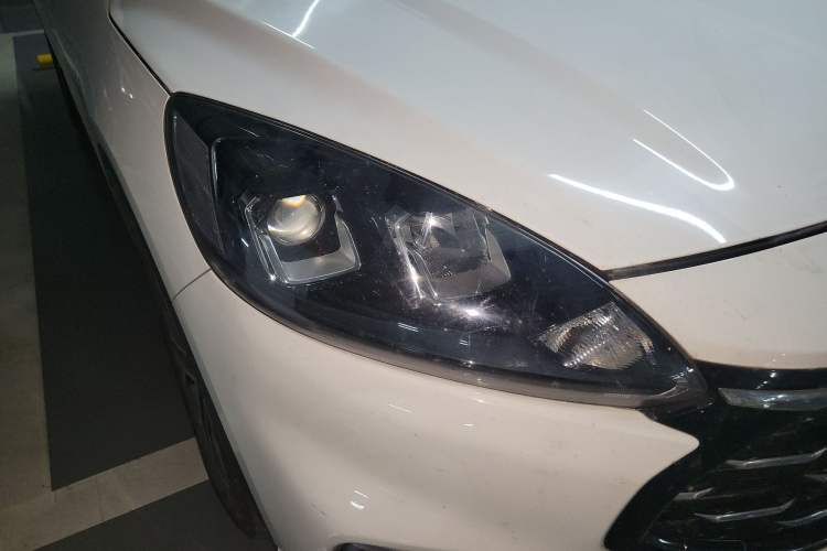 Used Ford Escape 2020 EcoBoost 245 4x4 Enjoyment Model Right Front Headlight