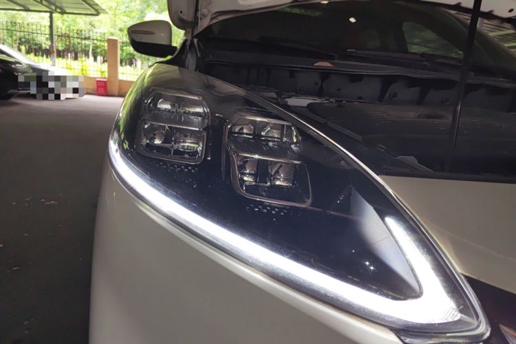 Used Ford Escape 2020 EcoBoost 245 Two-Wheel Drive Smart & Enjoyment Model Right Front Headlight