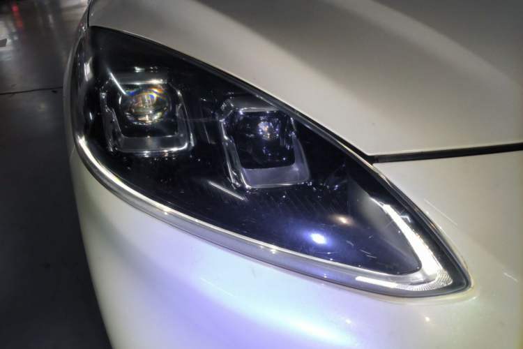Used Ford Escape 2020 EcoBoost 245 Four-Wheel Drive ST-LINE Deluxe Edition Right Front Headlight