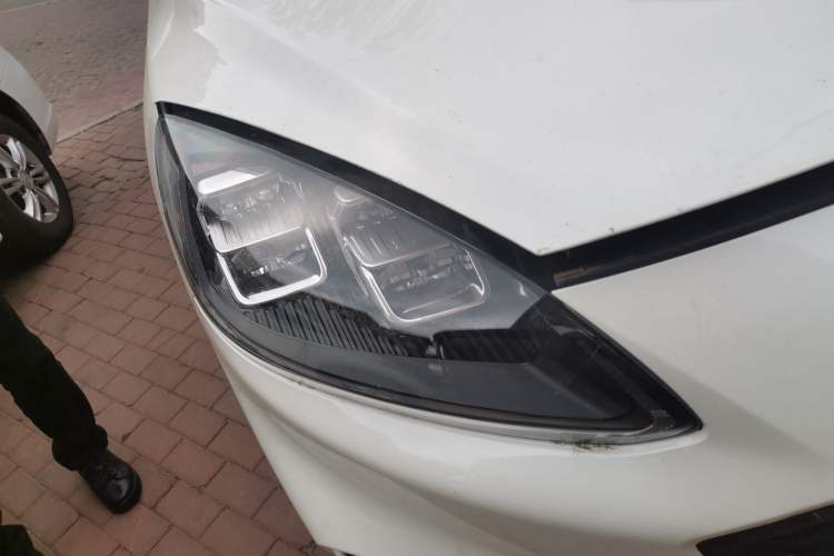 Used Ford Escape 2020 EcoBoost 245 Four-Wheel Drive ST-LINE Deluxe Edition Right Front Headlight